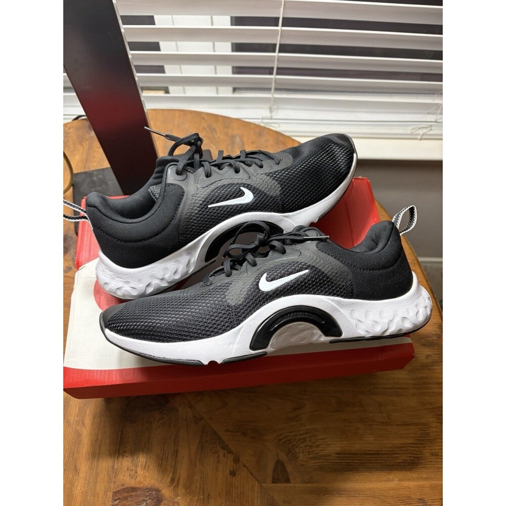Size 9 Women's Nike Renew In-Season TR 11 Training Shoes Black/White DA1349-004